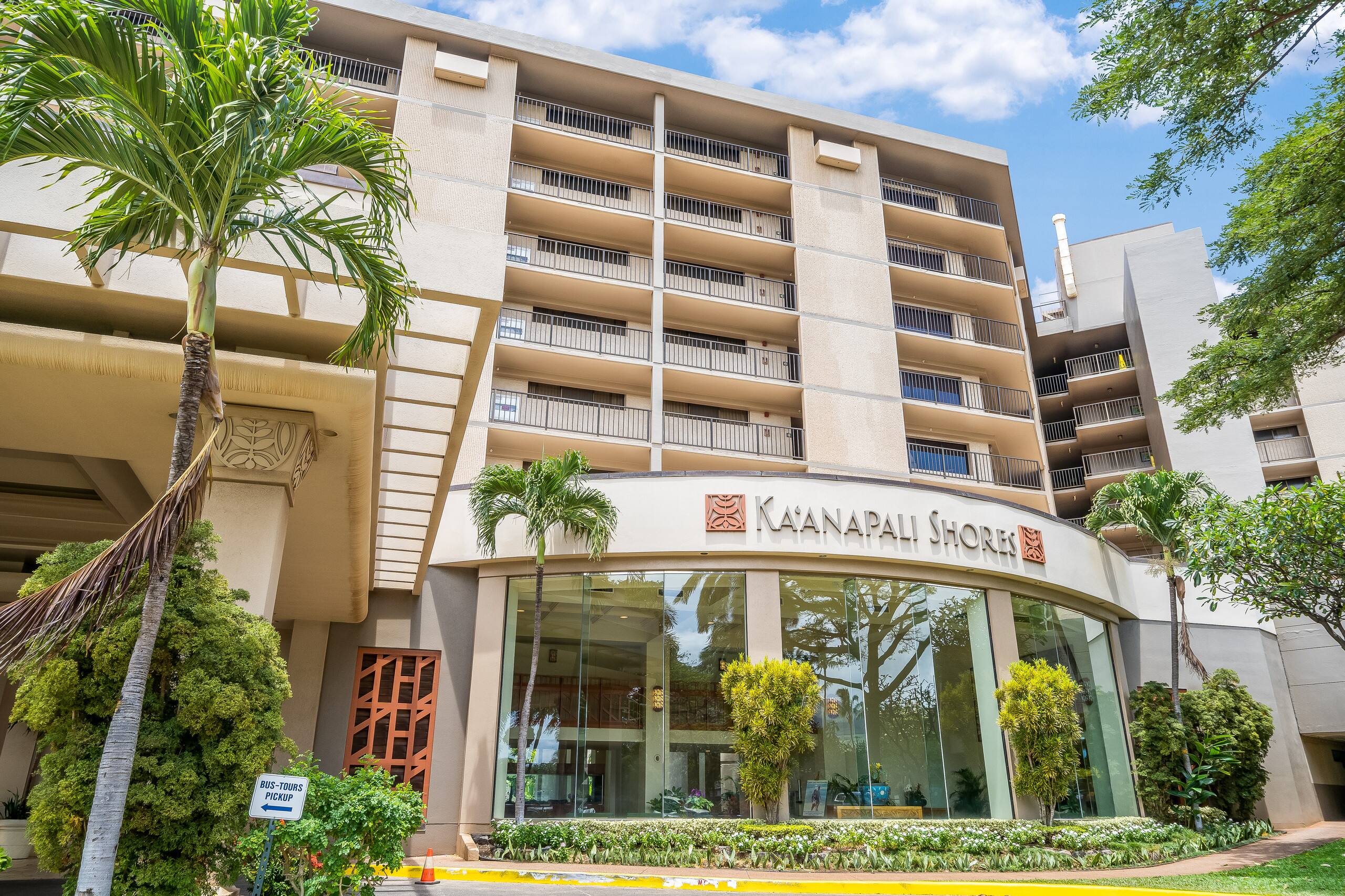 Condo in Lahaina · ★4.9 · 1 bedroom · 2 beds · 1 shared bath - Image 26