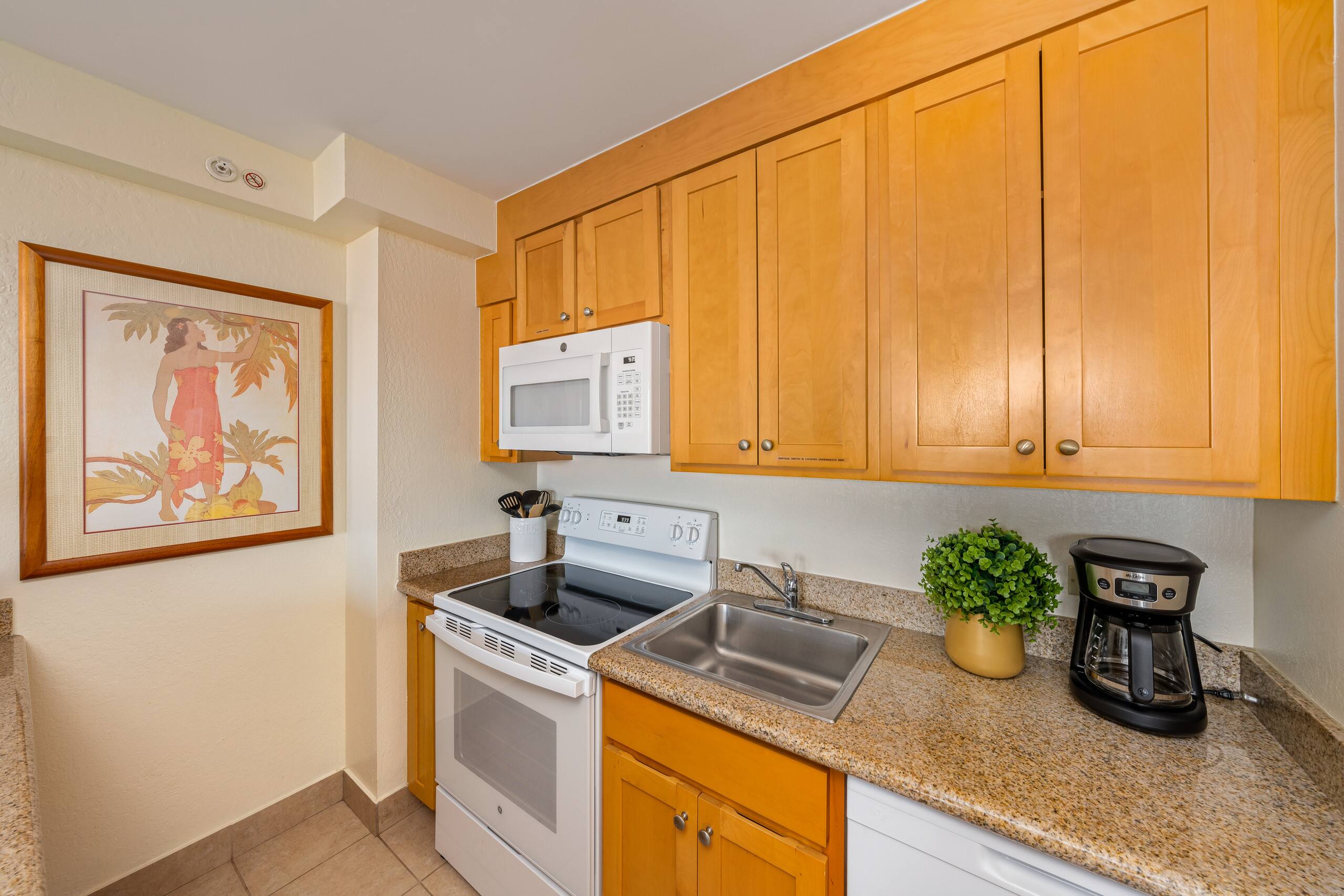 Condo in Lahaina · ★4.9 · 1 bedroom · 2 beds · 1 shared bath - Image 21