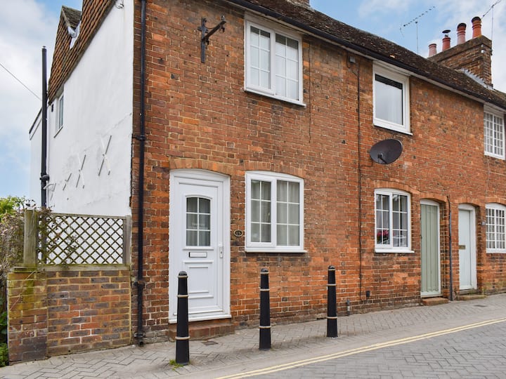Hollyhock Cottage - Tenterden