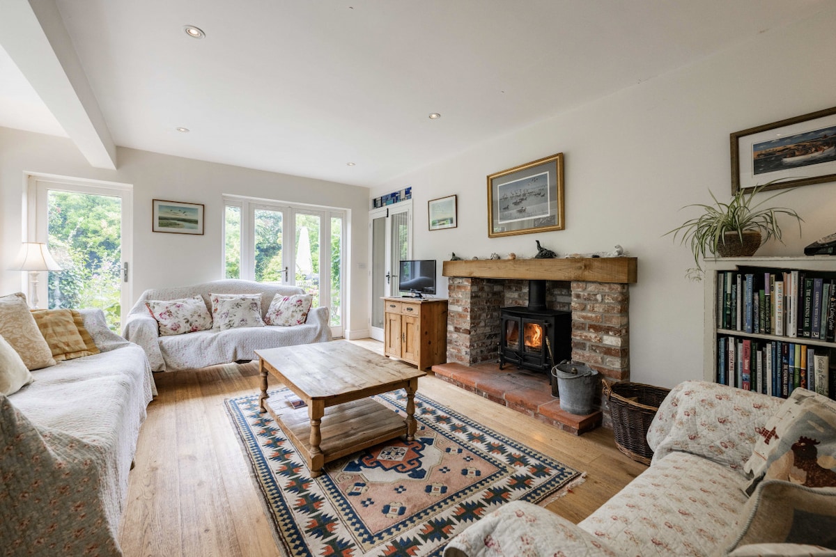 Successful Airbnb property: Beautiful 5 bedroom coastal home in Blakeney! in Blakeney