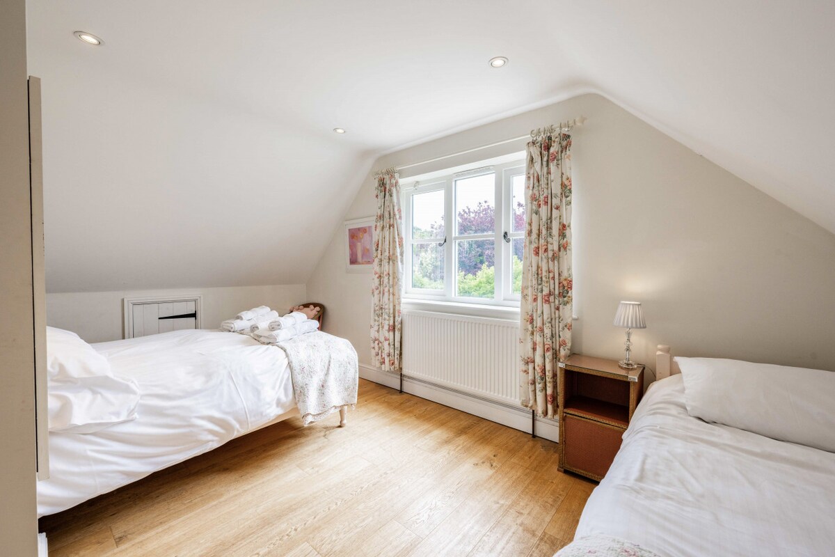 30-Gardeners Cottage, Blakeney-30