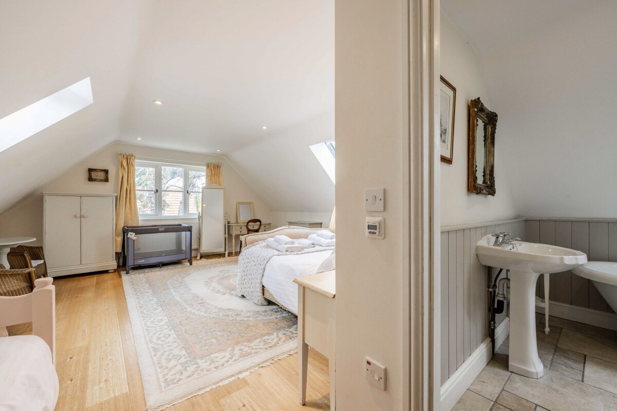 36-Gardeners Cottage, Blakeney-36