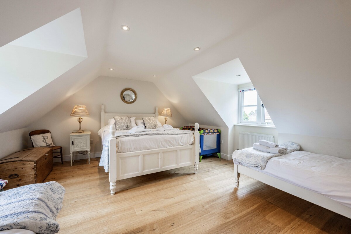 29-Gardeners Cottage, Blakeney-29