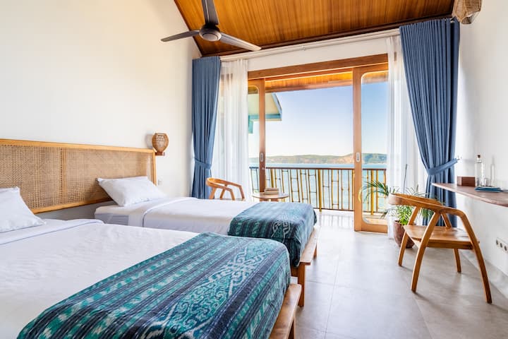 En nuestras habitaciones, encontrarás todo lo que necesitas para unas vacaciones cómodas. Desde camas cómodas hasta mesas de desayuno, todo se proporciona para tu comodidad y disfrute.