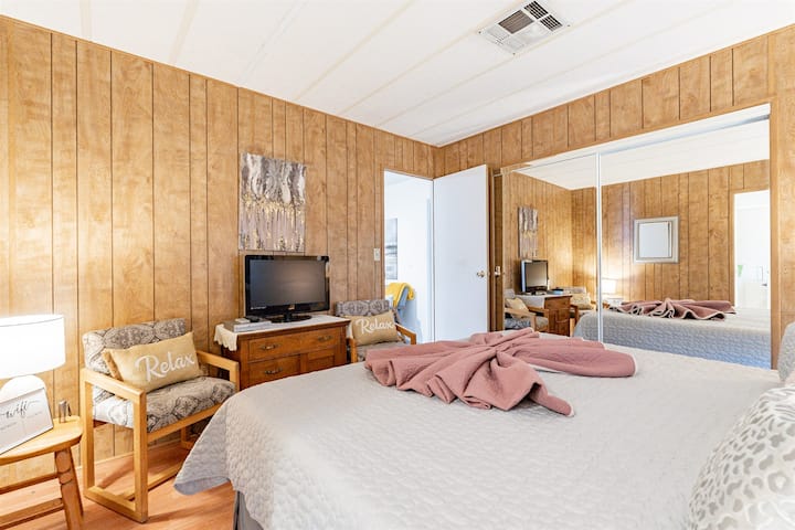 Dormitorio 2 con TV y reproductor de DVD
