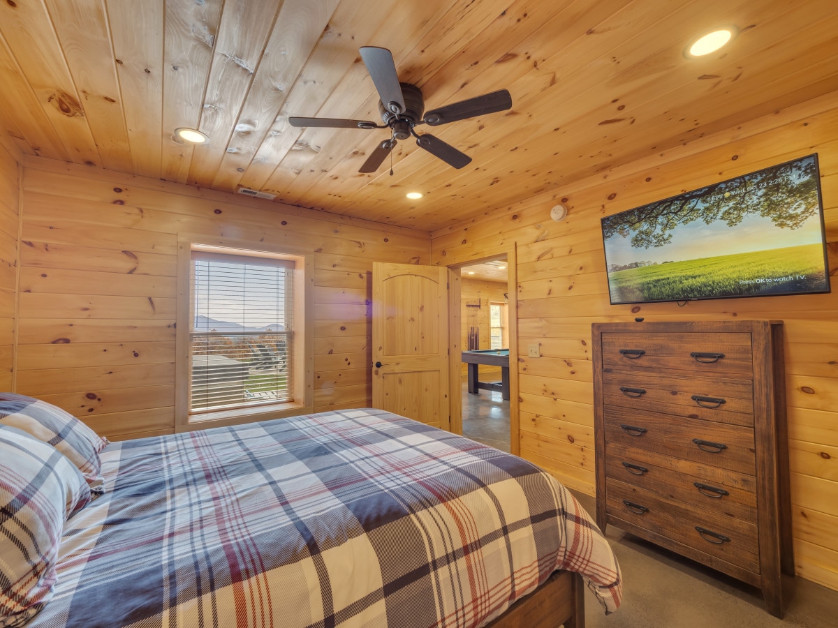 Спалня в мазето – задна (2 от 2)