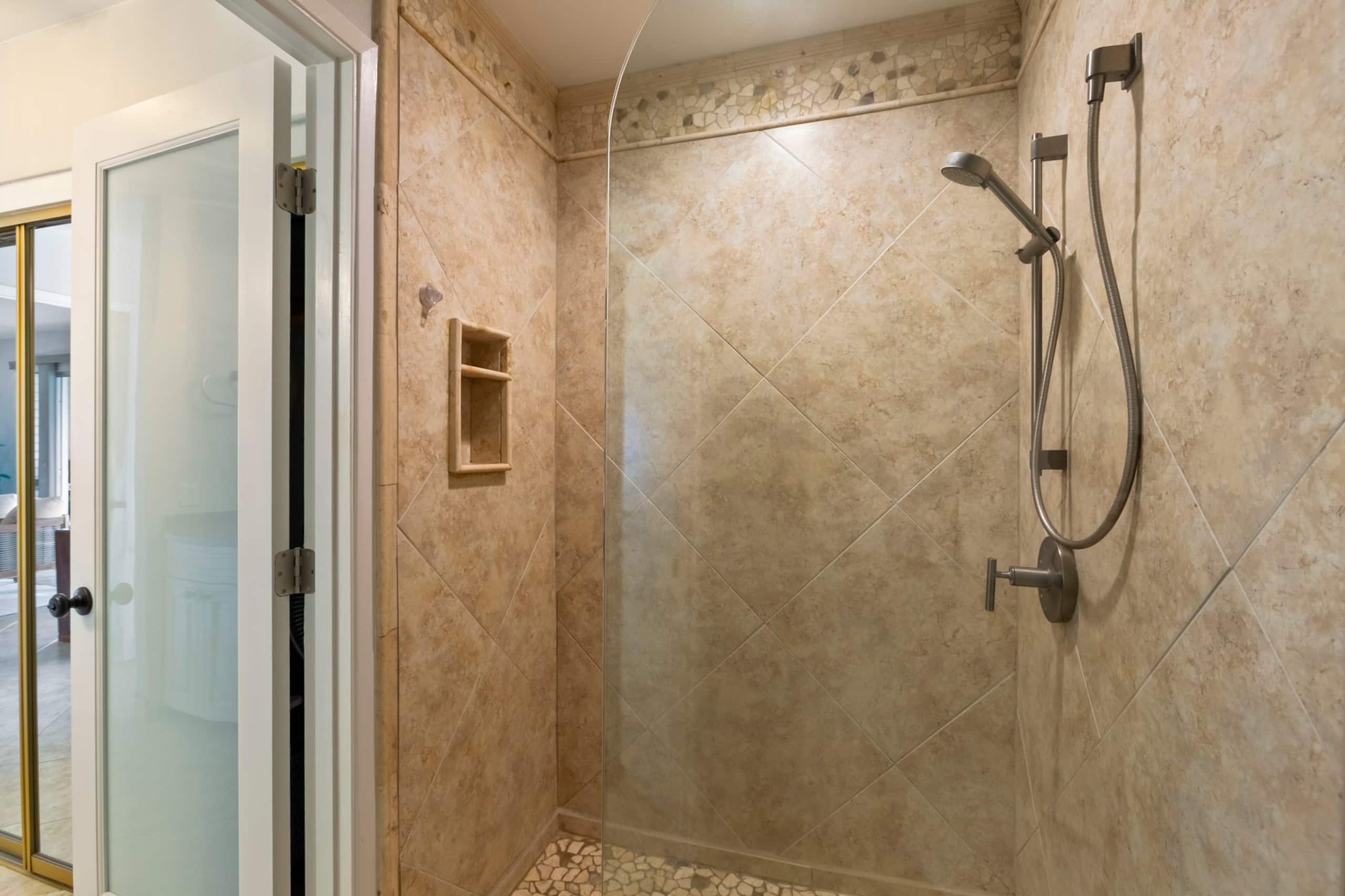 Beautiful Condo Great Special Rates! AC! - Image 29