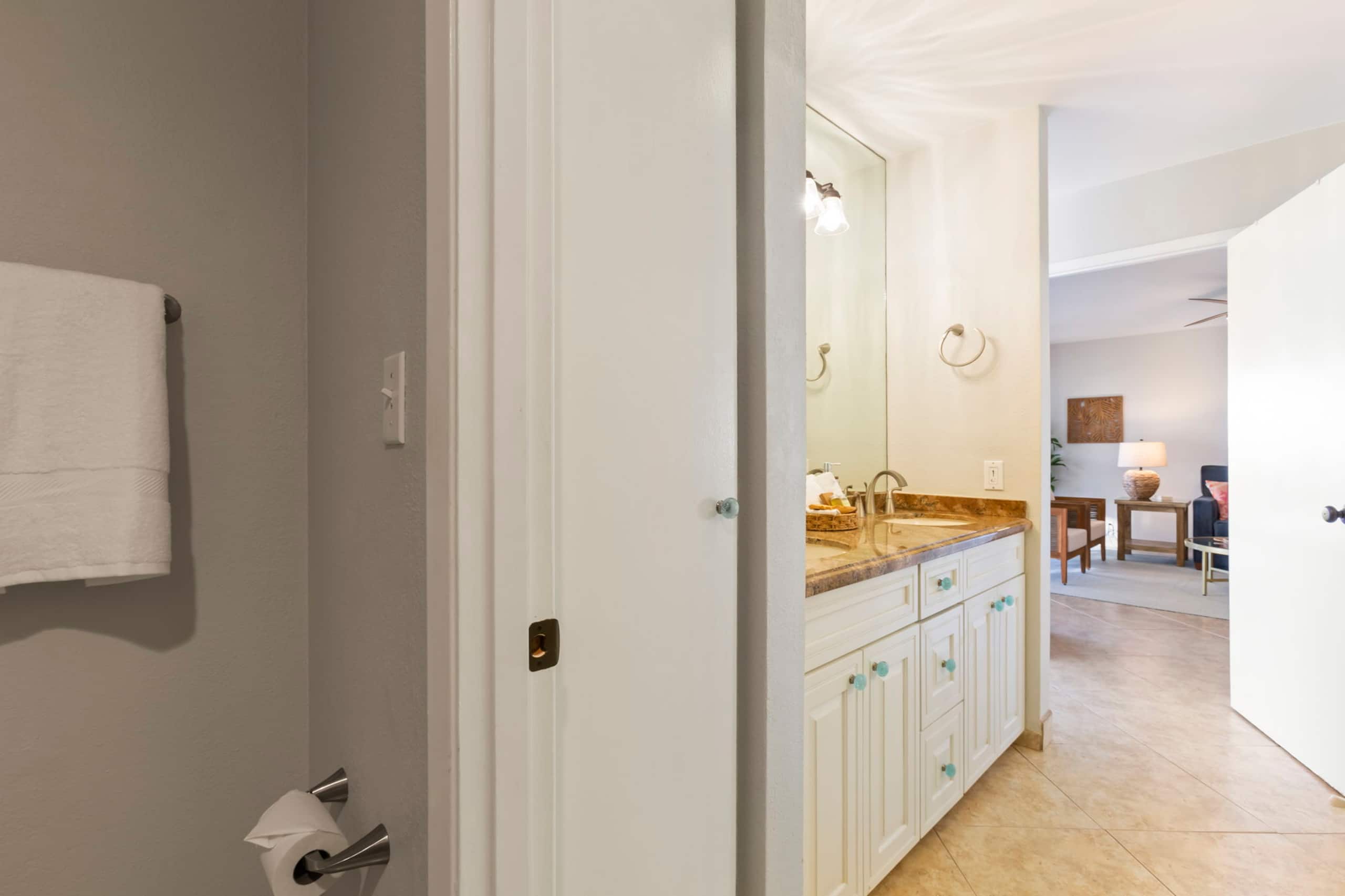 Beautiful Condo Great Special Rates! AC! - Image 30