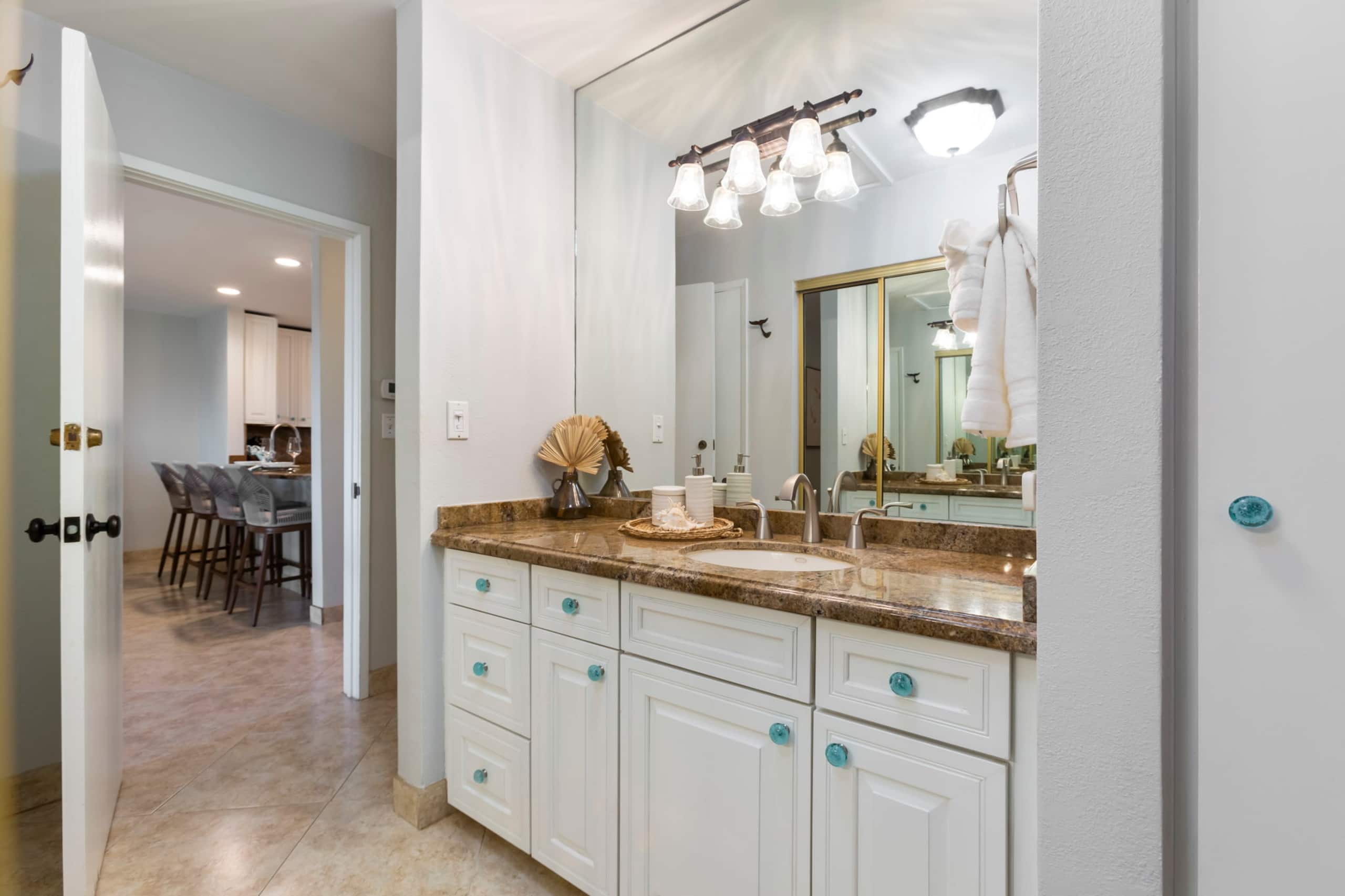 Beautiful Condo Great Special Rates! AC! - Image 36