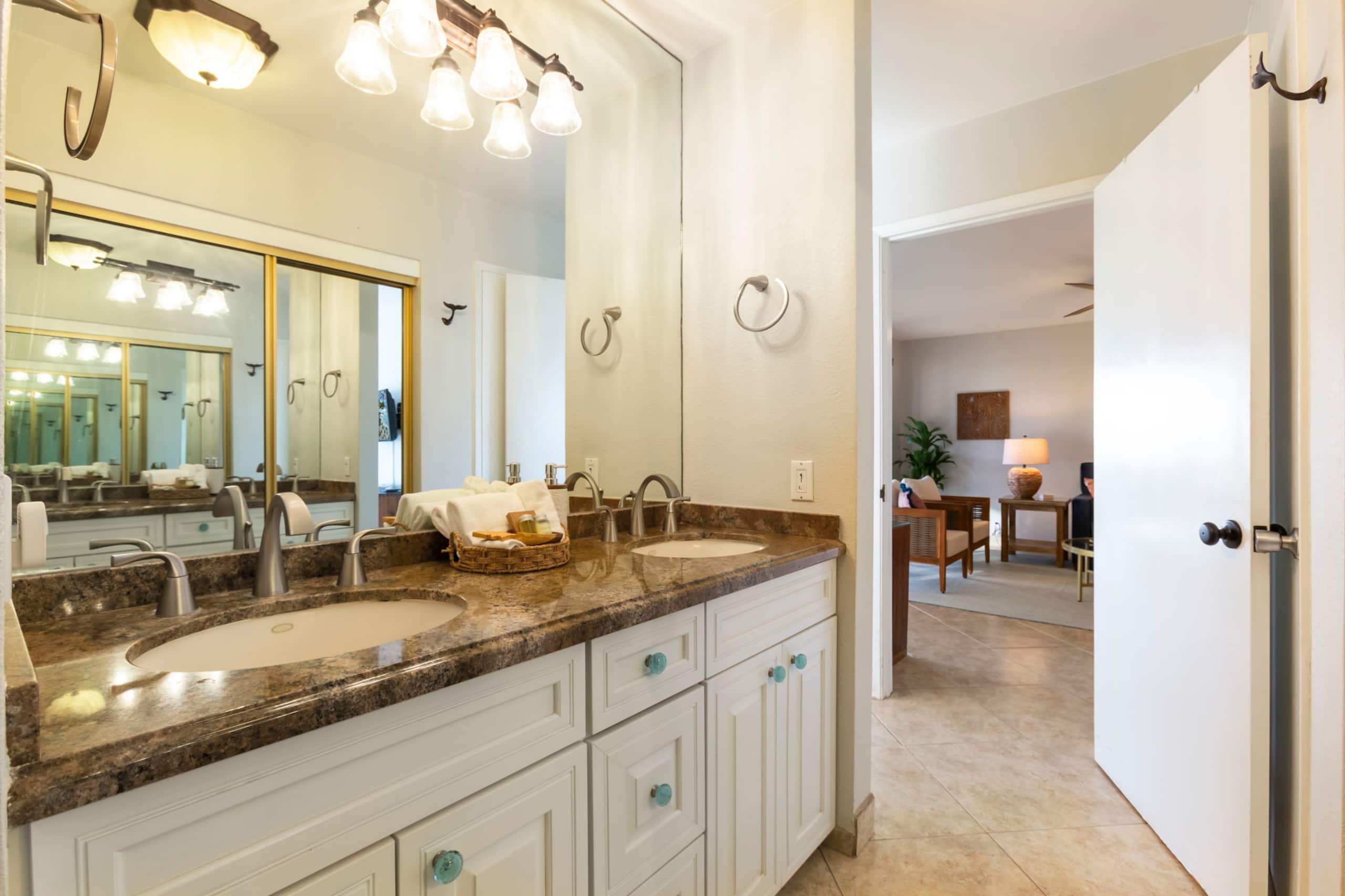 Beautiful Condo Great Special Rates! AC! - Image 37