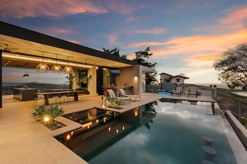Infinity Pool Villa, 4 Suites & Private Casita