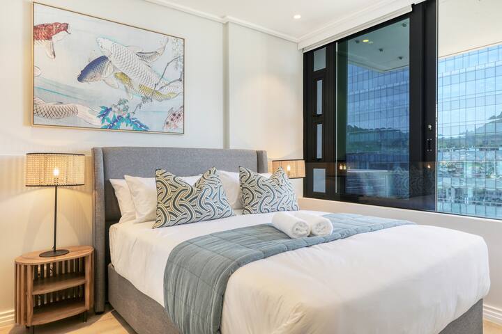 Cape Town’s Zen Condo, Pool & Views gallery image 5