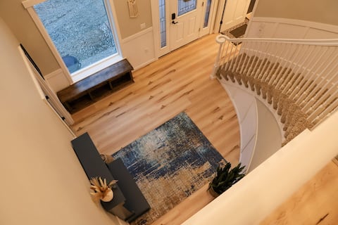 Top performing Airbnb: Luxury Riverfront Estate Luxury Riverfront Estate in College