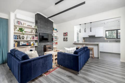 Charming Ainslie Retreat with Garden & City Access