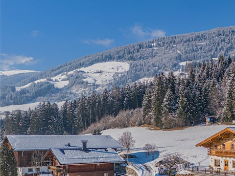 Authentic cosiness with a mountain panorama