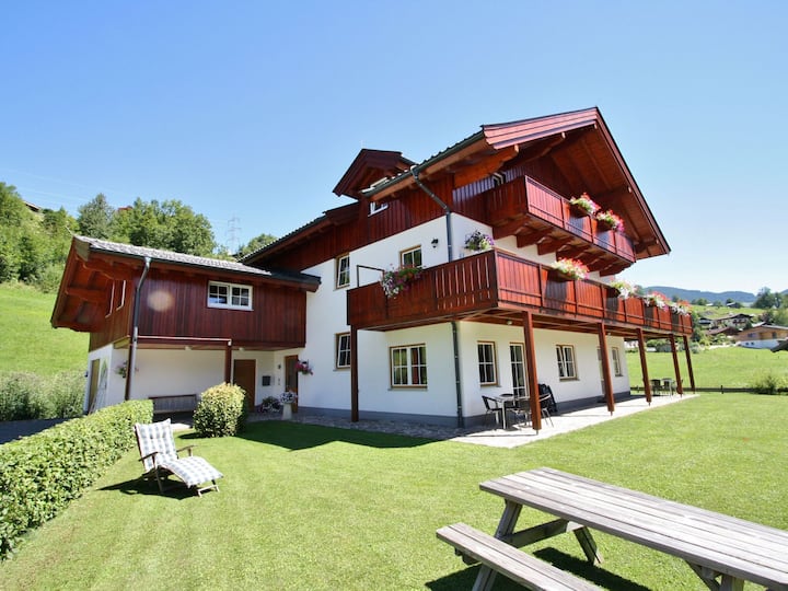 Appartement Spacieux Avec Terrasse - Saalfelden
