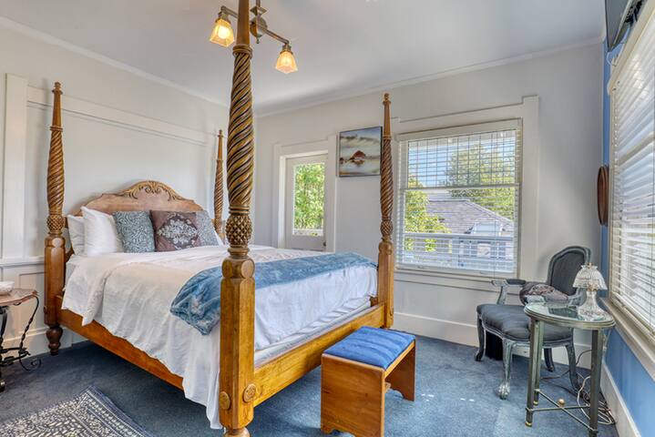 Walker’s Delight on Queen Anne gallery image 4