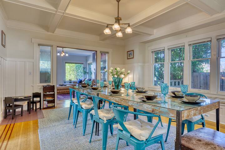 Walker’s Delight on Queen Anne gallery image 3