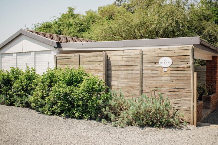 Central Contemporary Comfort • Unit C Howick - Howick
