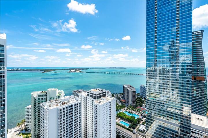 2-Story 3BD Brickell Penthouse | Heated Pool | Gym