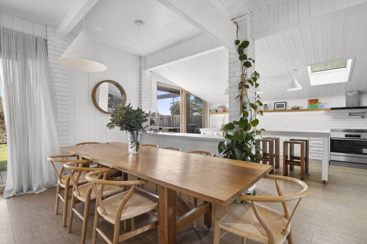 Pool on Eleventh gallery image 4