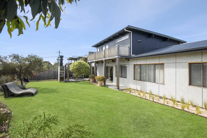 Pool on Eleventh gallery image 2