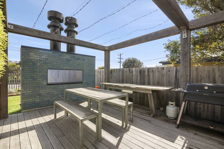 Pool on Eleventh gallery image 5