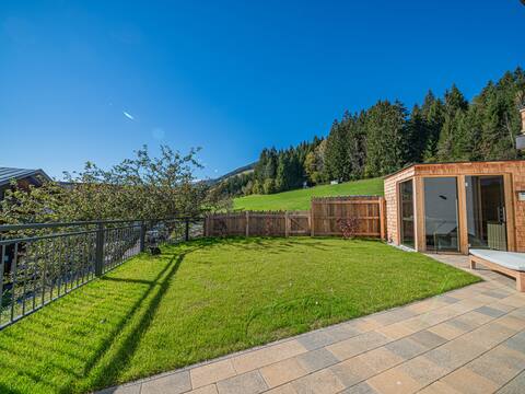Relaxed time out with terrace, garden and sauna