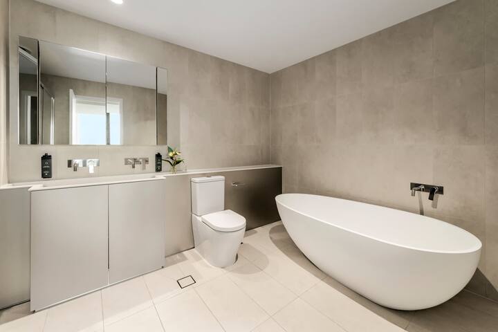 Three Bedroom Penthouse in Kangaroo Point