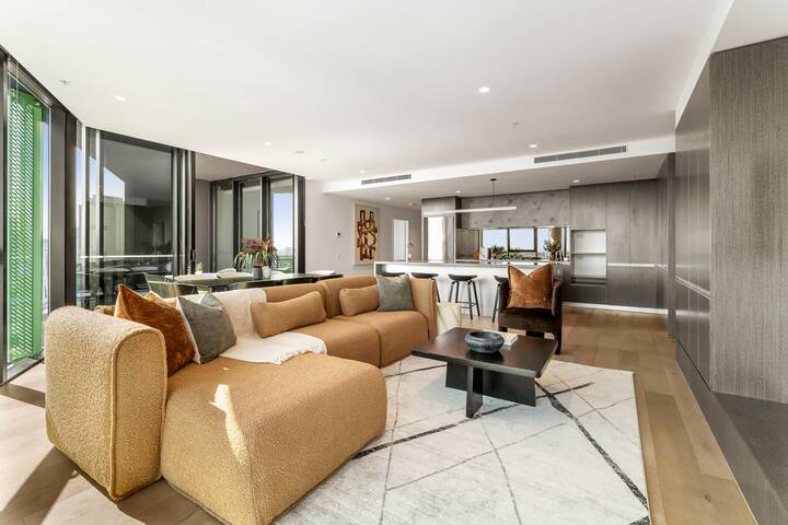 Three Bedroom Penthouse in Kangaroo Point gallery image 5