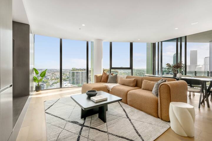 Three Bedroom Penthouse in Kangaroo Point gallery image 4