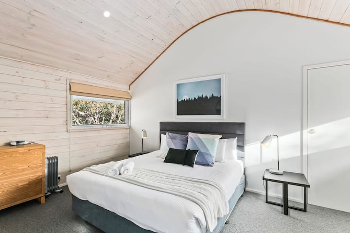 Stan - spavaća soba 6