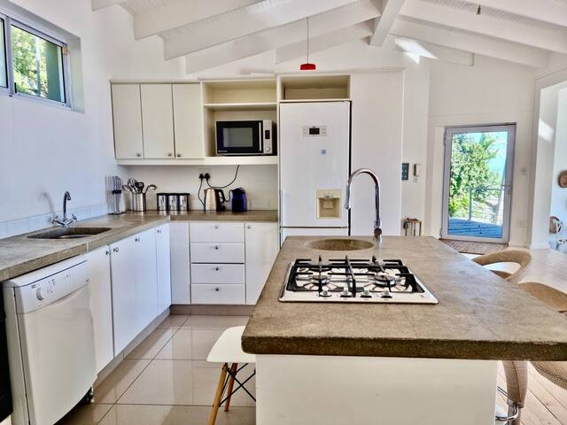 Cosy Beach Bungalow on Clifton gallery image 5