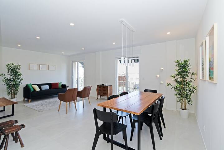 GuestReady – Modern flat with views to La Marina gallery image 5