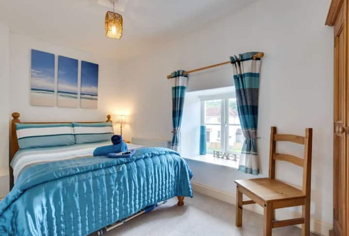 Willow Cottage Knowle Bedroom 1