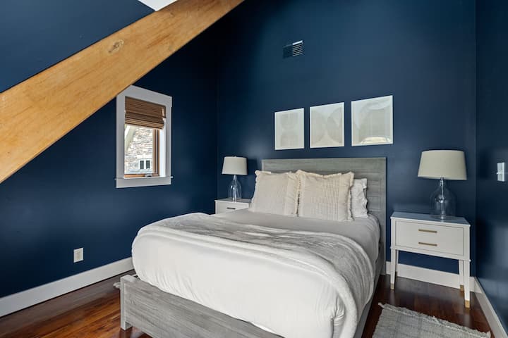 Tempat tidur ini memanggil... dan saya harus mode tunda. BRB, selamanya!