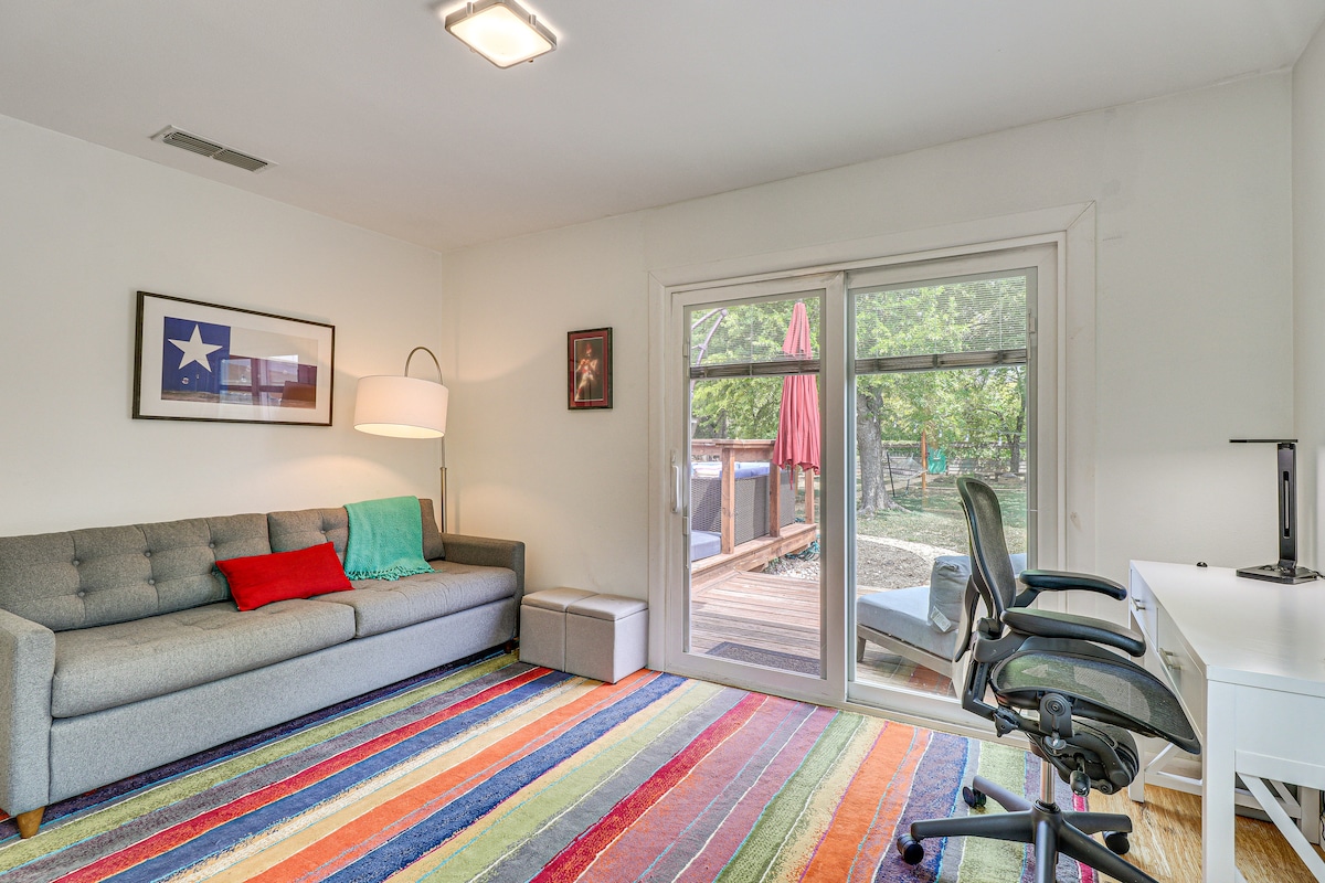 4 Mi to Dtwn Austin: Home w/ Large Fenced Yard!