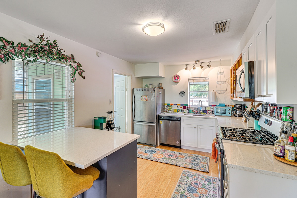 4 Mi to Dtwn Austin: Home w/ Large Fenced Yard!