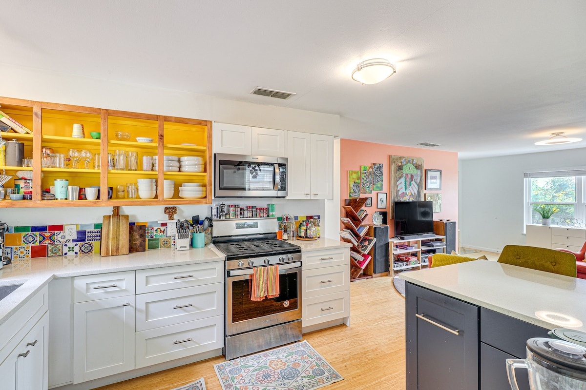 4 Mi to Dtwn Austin: Home w/ Large Fenced Yard!