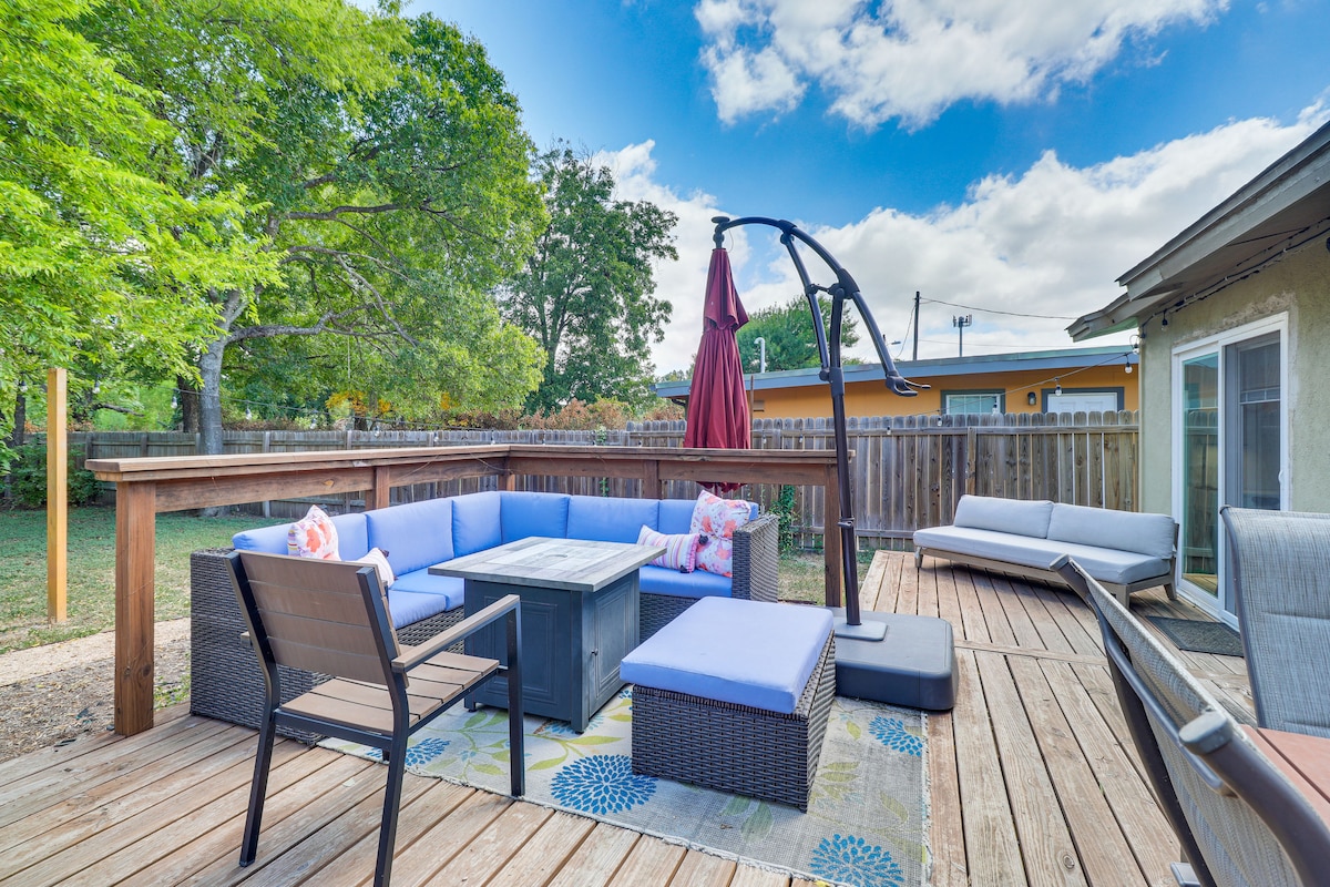4 Mi to Dtwn Austin: Home w/ Large Fenced Yard!