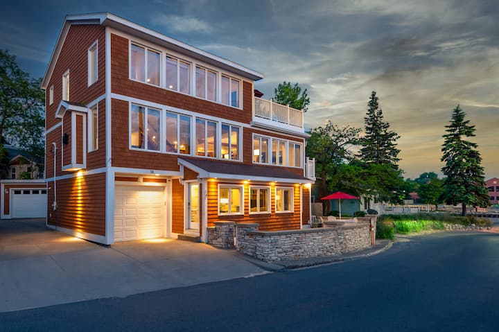 Upscale Waterfront Home W/ Panoramic Views - 사우스 해븐
