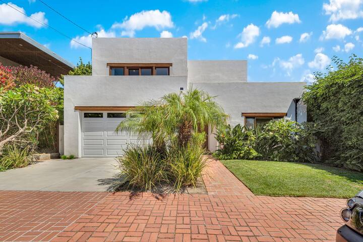 Sea Breeze Dream | Water View, Rooftop, Fire Pit gallery image 2