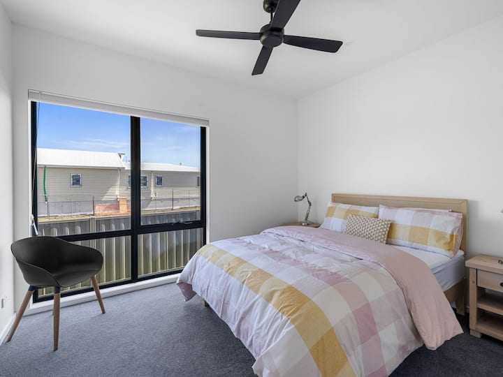 საძინებელი 2