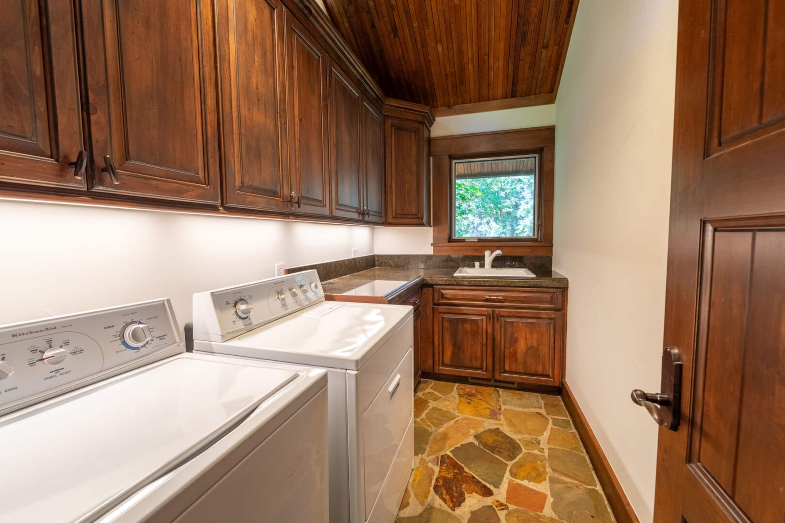 Family Retreat w/ Viking Kitchen & Fenced Yard - Photo 31