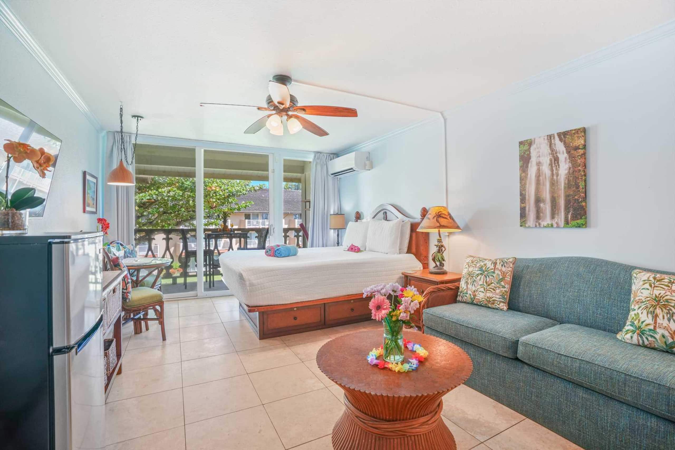 Ocean View Studio | King Bed | Split AC - Photo 13