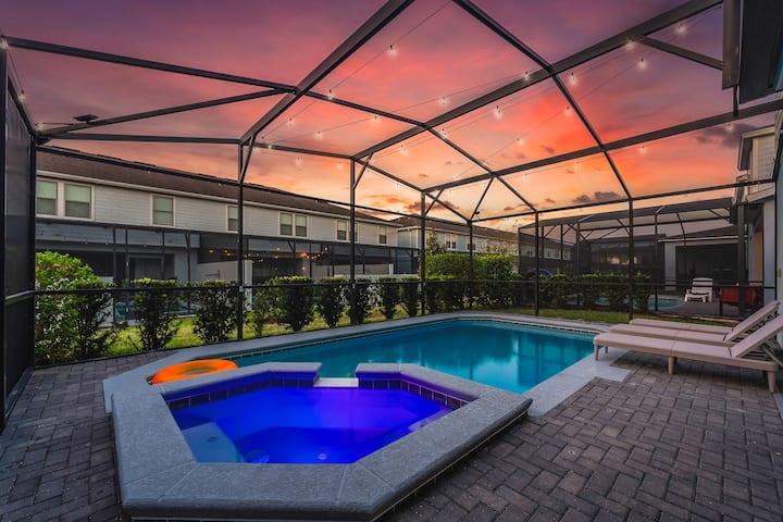 Family Home W/ Private Pool Near Disney - Four Corners, FL