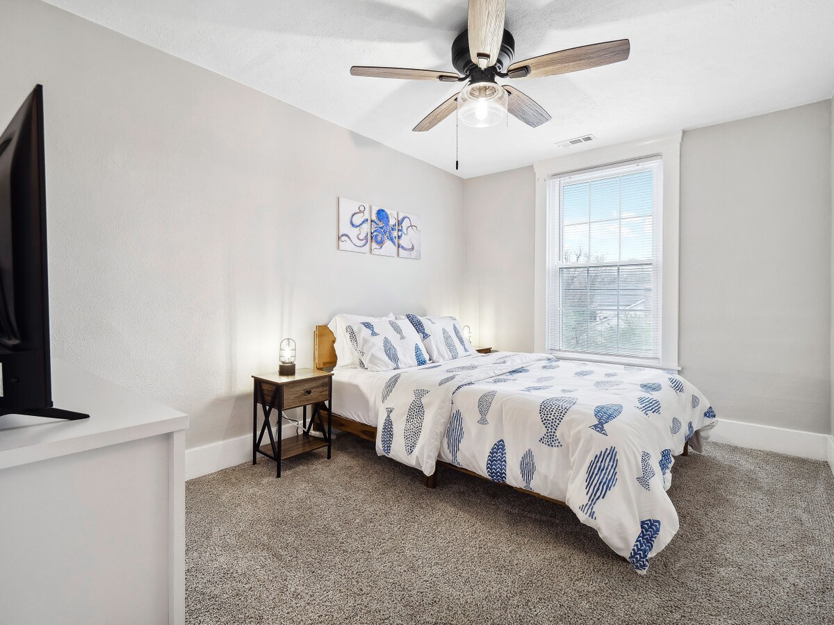  Დაიძინეთ, იოცნებეთ, გაიმეორეთ  დრიფტი ამ მყუდრო საწოლში, რომელიც გარშემორტყმულია რბილი, სანაპირო ატმოსფეროთი. ✨