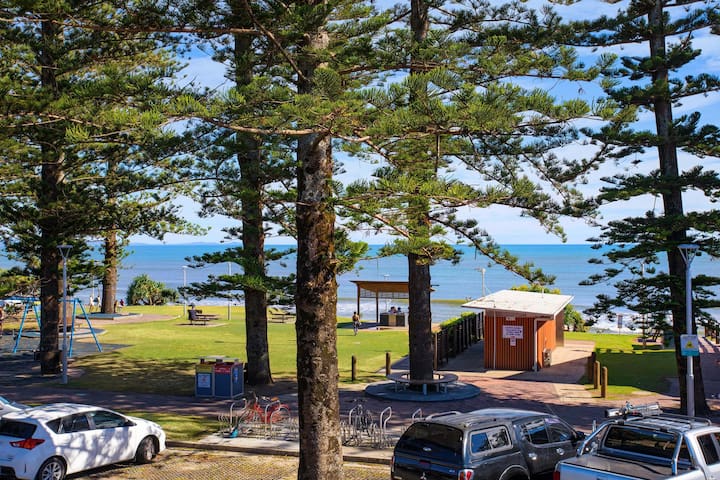 Luxury On The Bay – 2 x 3 Bedroom Apartments gallery image 3