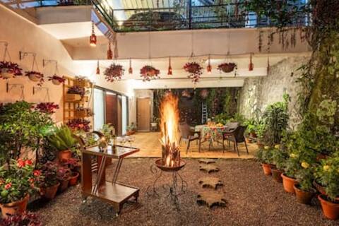 Elivaas | Lakeview 4 BHK Villa W/ balcony & Games