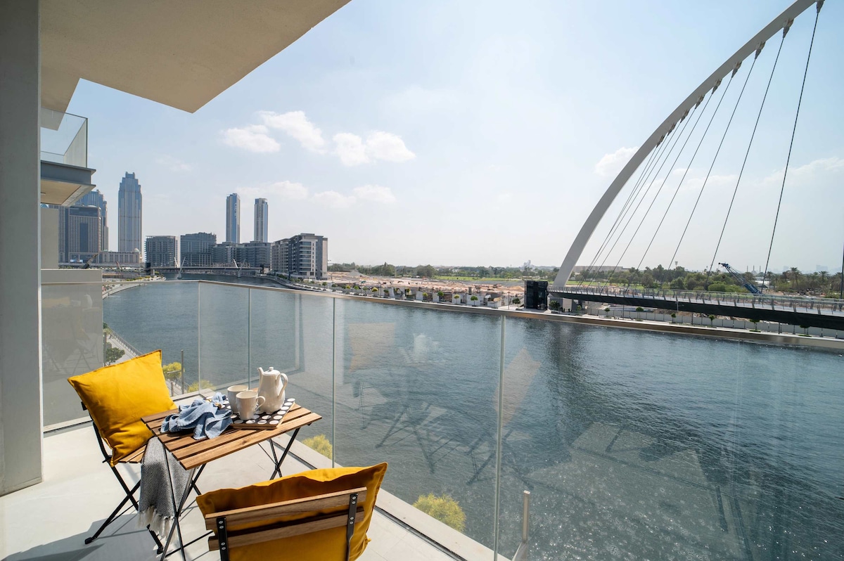 Popular Airbnb listing: Stylish 2BR Waterfront Retreat Near Jumeirah Beach in Al Wasl